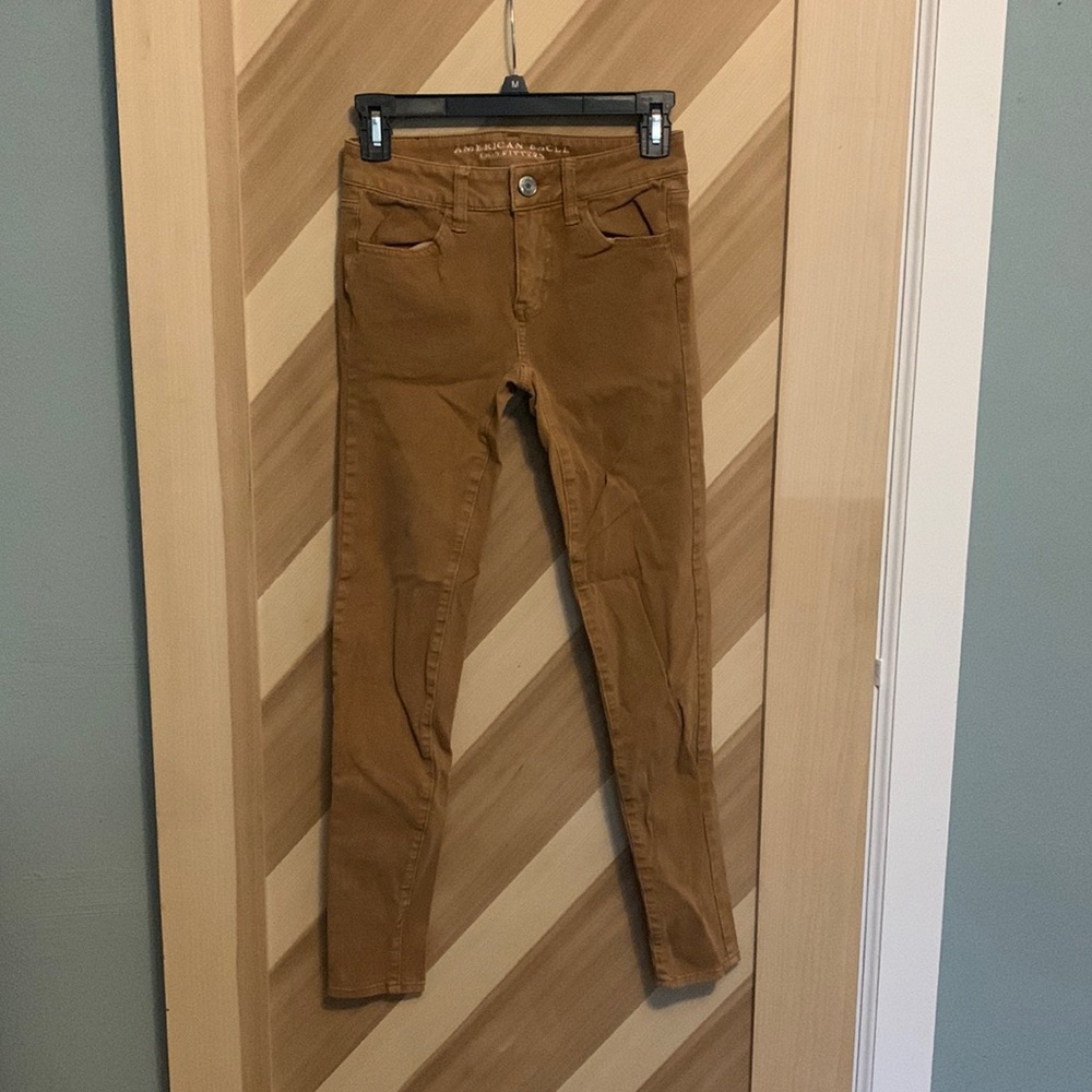 Size 0 AEO Khaki Jegging